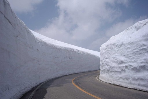 雪の大谷 立山 富山.jpg