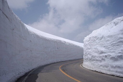 雪の大谷 立山黒部アルペンルート 富山.jpg